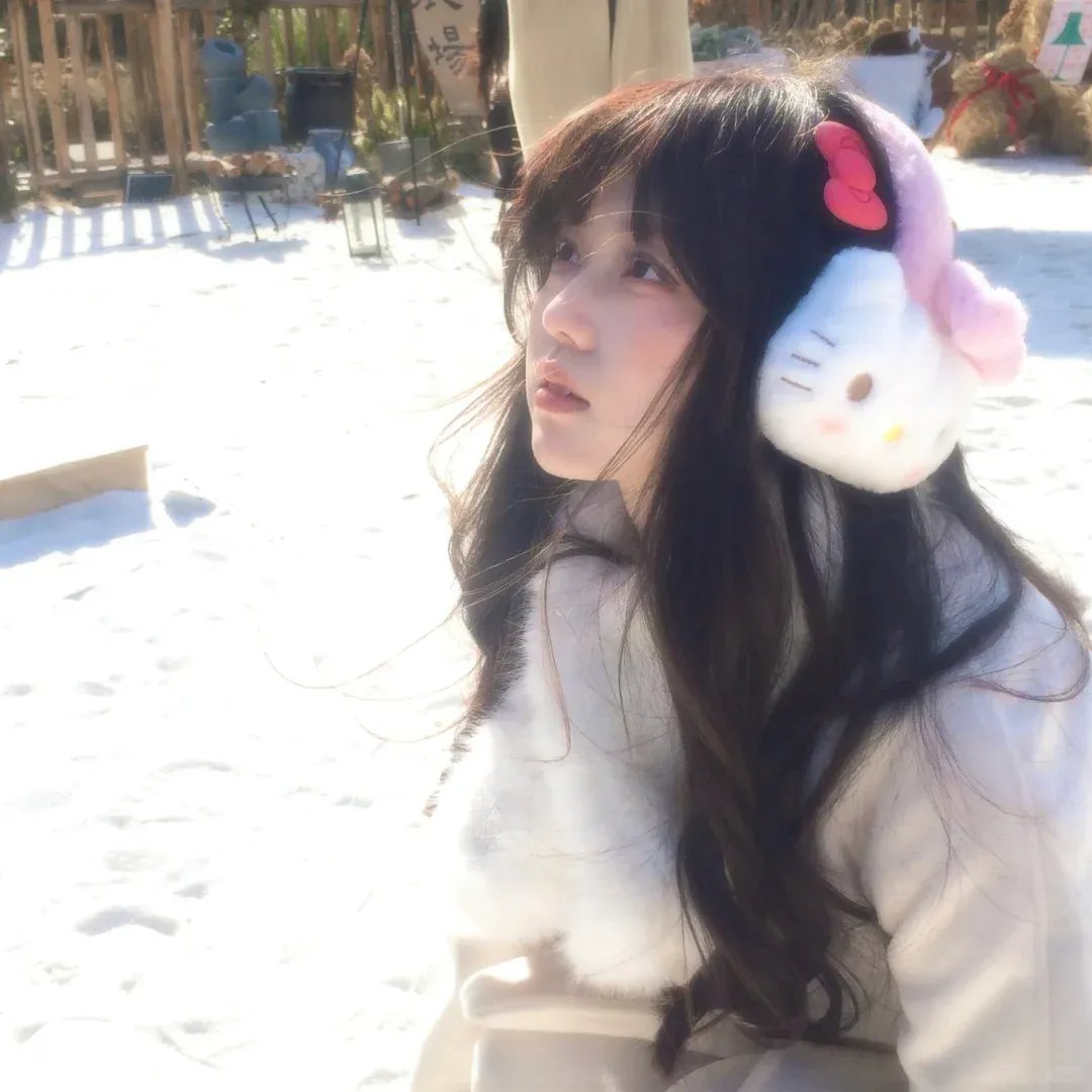 9顶假发的女孩
